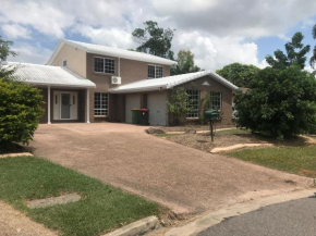 Townsville Wistaria Spacious Home, Aitkenvale